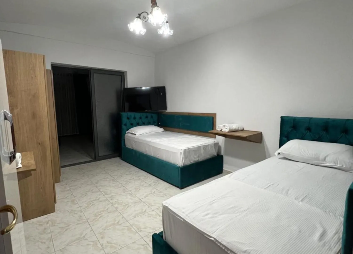 Sisterhood Hostel-Female Only Tirana 0*,